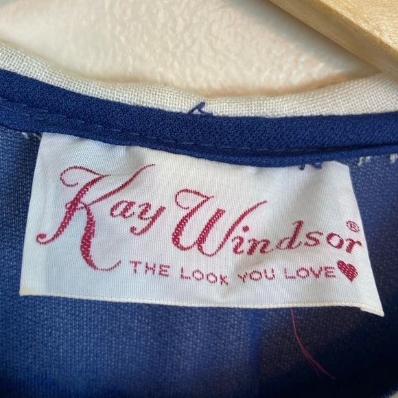 VINTAGE KAY WINDSOR 1950s-1960s Collared Embroidered Button Smock Waist Dress - Picture 8 of 11